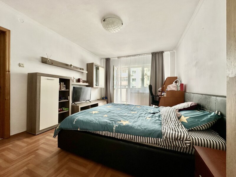 Gorjului, apartament 3 camere 69,5 mp, 2 bai, 2 balcoane, bloc 1979