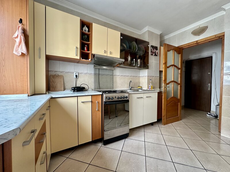 Gorjului, apartament 3 camere 69,5 mp, 2 bai, 2 balcoane, bloc 1979