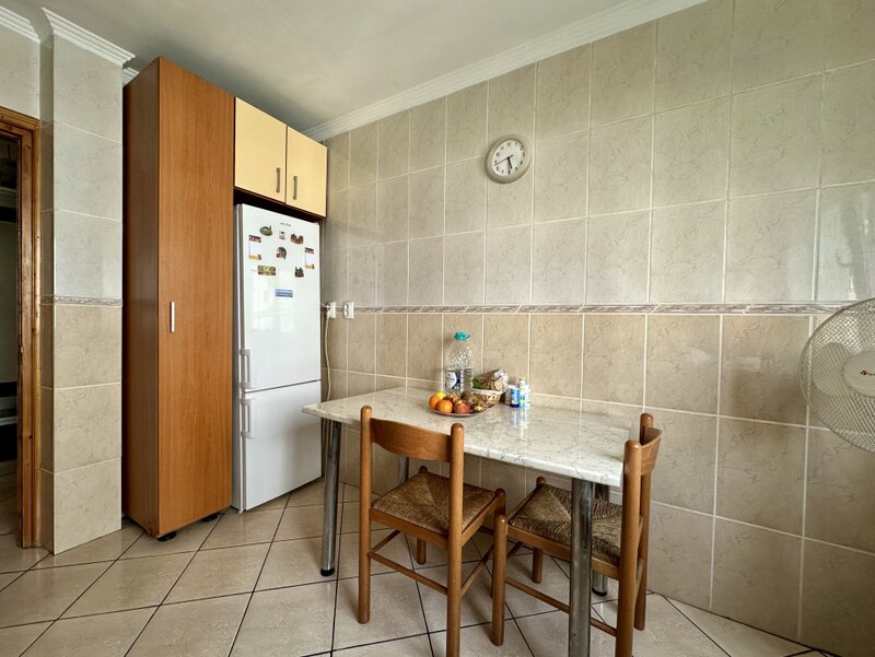 Gorjului, apartament 3 camere 69,5 mp, 2 bai, 2 balcoane, bloc 1979