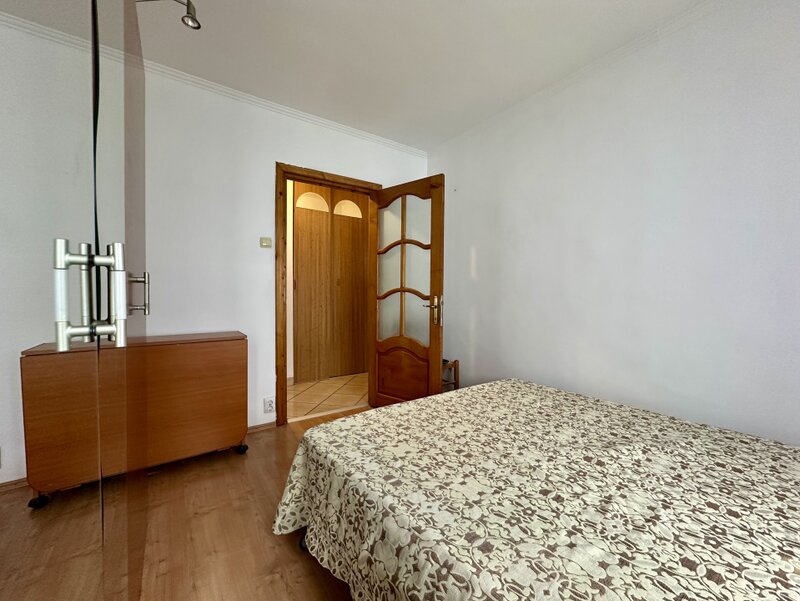 Gorjului, apartament 3 camere 69,5 mp, 2 bai, 2 balcoane, bloc 1979
