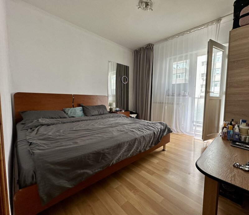 Gorjului, apartament 3 camere 69,5 mp, 2 bai, 2 balcoane, bloc 1979