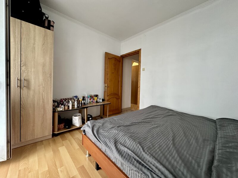 Gorjului, apartament 3 camere 69,5 mp, 2 bai, 2 balcoane, bloc 1979